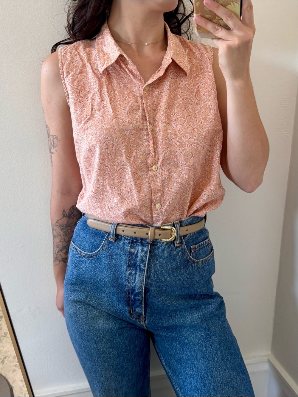 Bass Vintage Peach Paisley Sleeveless Button-Down Top